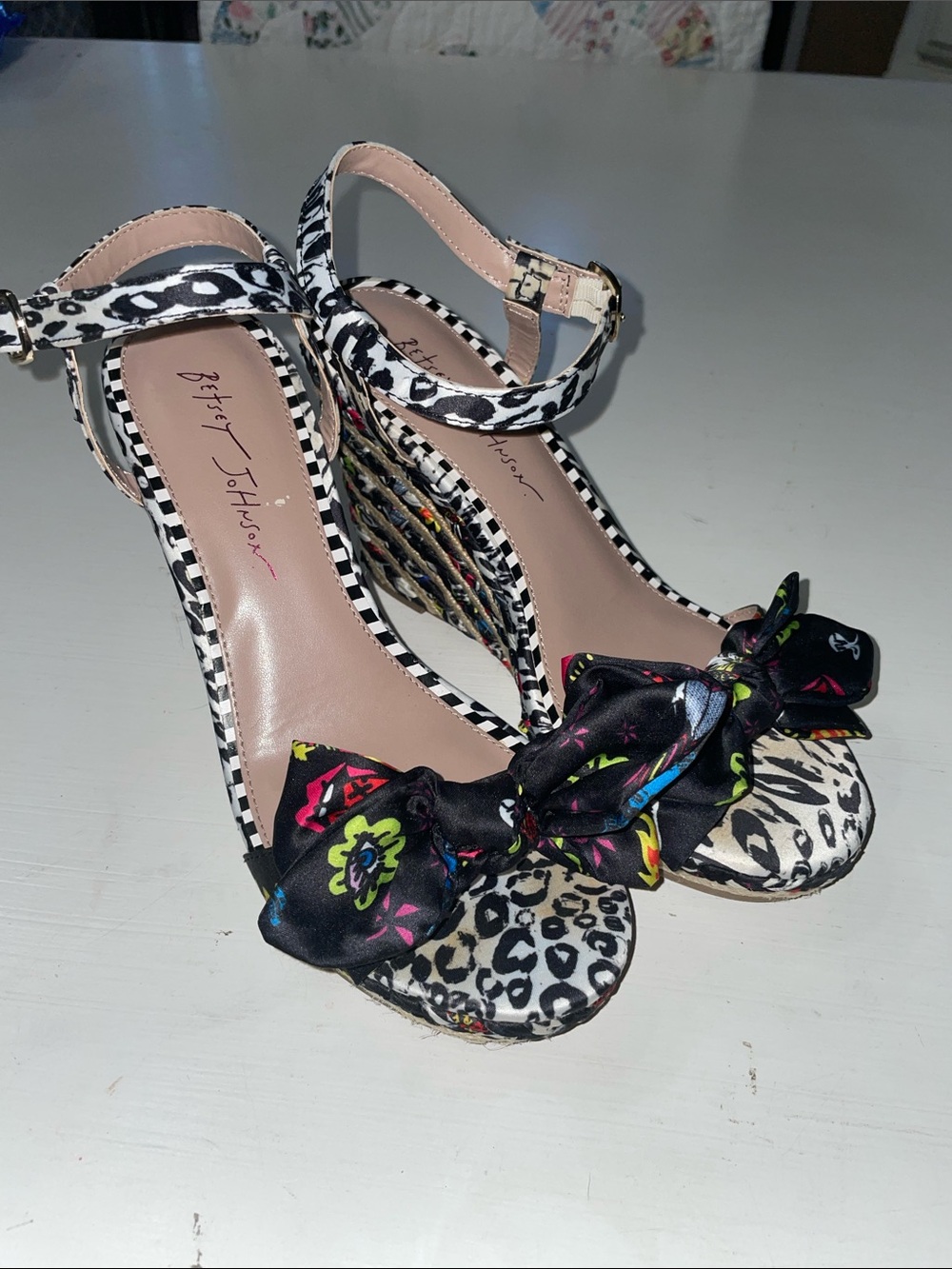 Betsey Johnson Carie Wedge multi color leopard sandal size 8 M